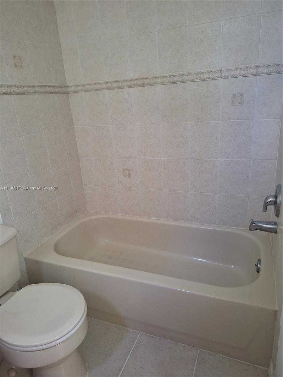 Small Image of 6621 WINFIELD BLVD #1, Margate Number 31
