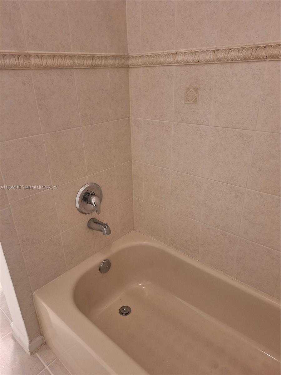 Small Image of 6621 WINFIELD BLVD #1, Margate Number 32