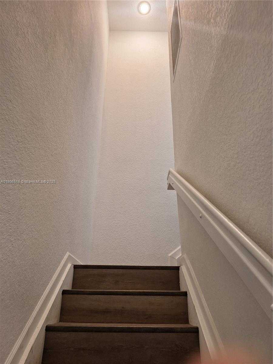 Small Image of 6621 WINFIELD BLVD #1, Margate Number 7