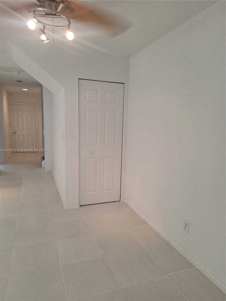 Small Image of 6621 WINFIELD BLVD #1, Margate Number 9