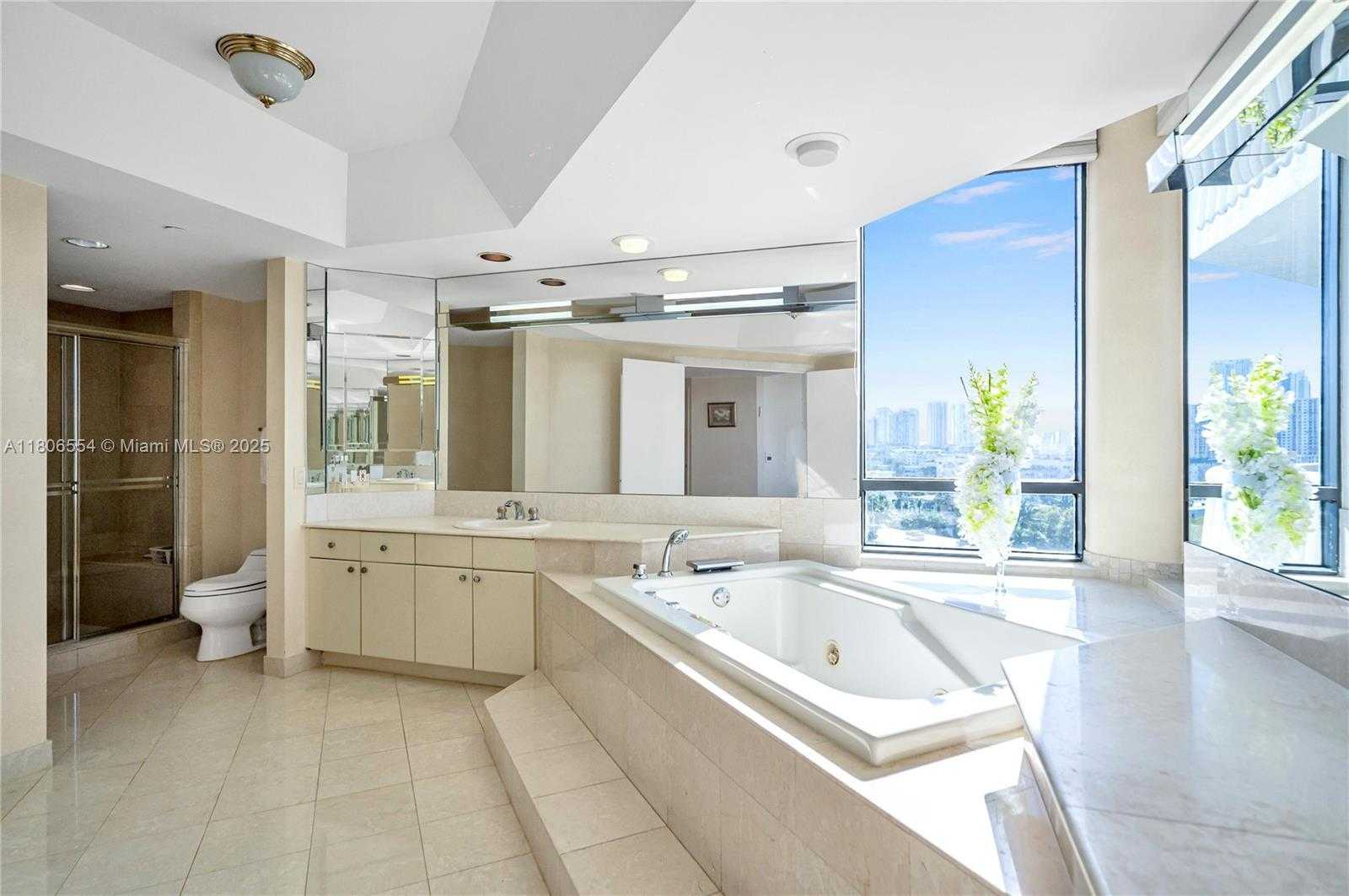 Small Image of 2000 ISLAND BLVD #806, Aventura Number 18