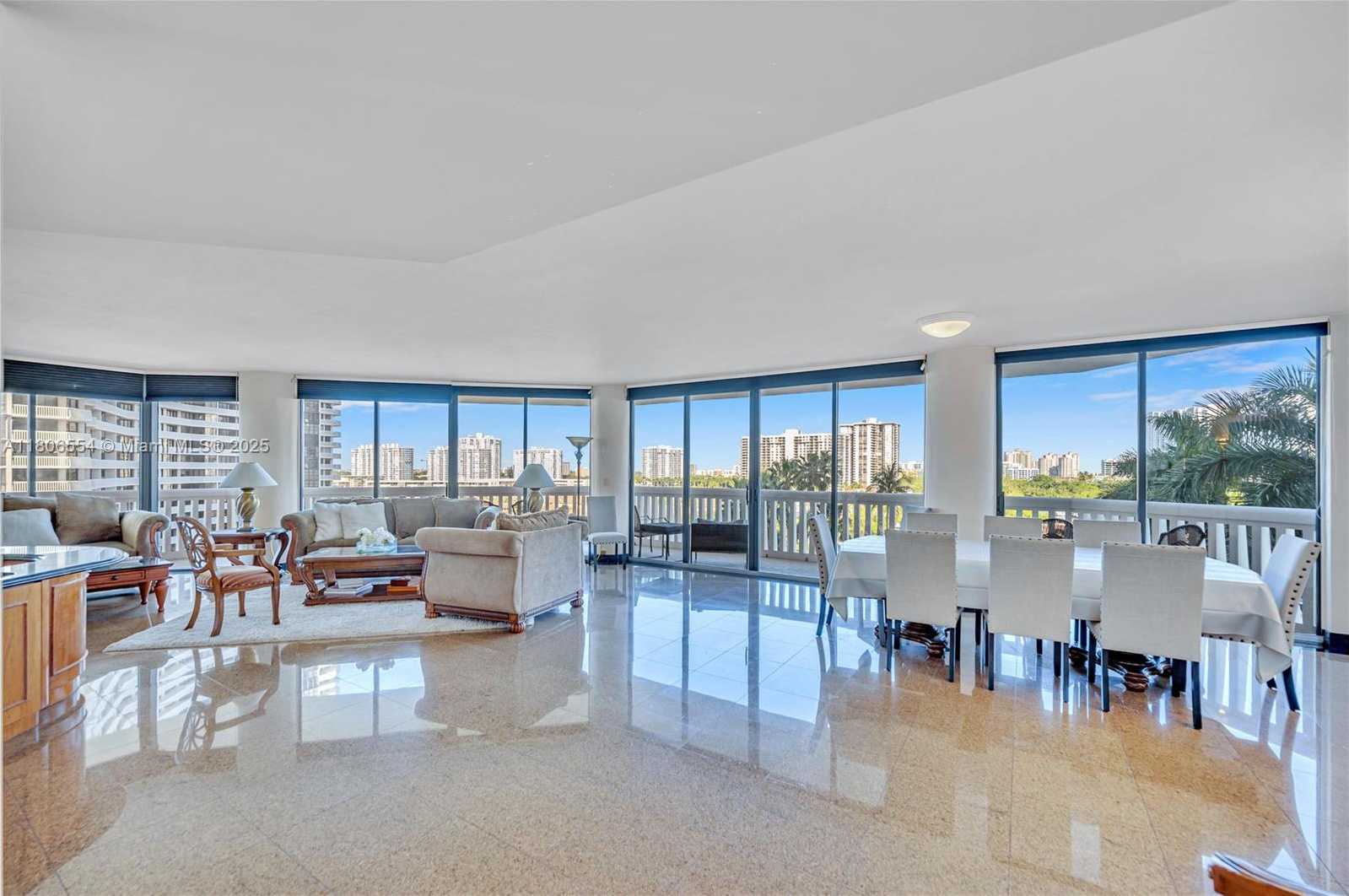 Small Image of 2000 ISLAND BLVD #806, Aventura Number 2