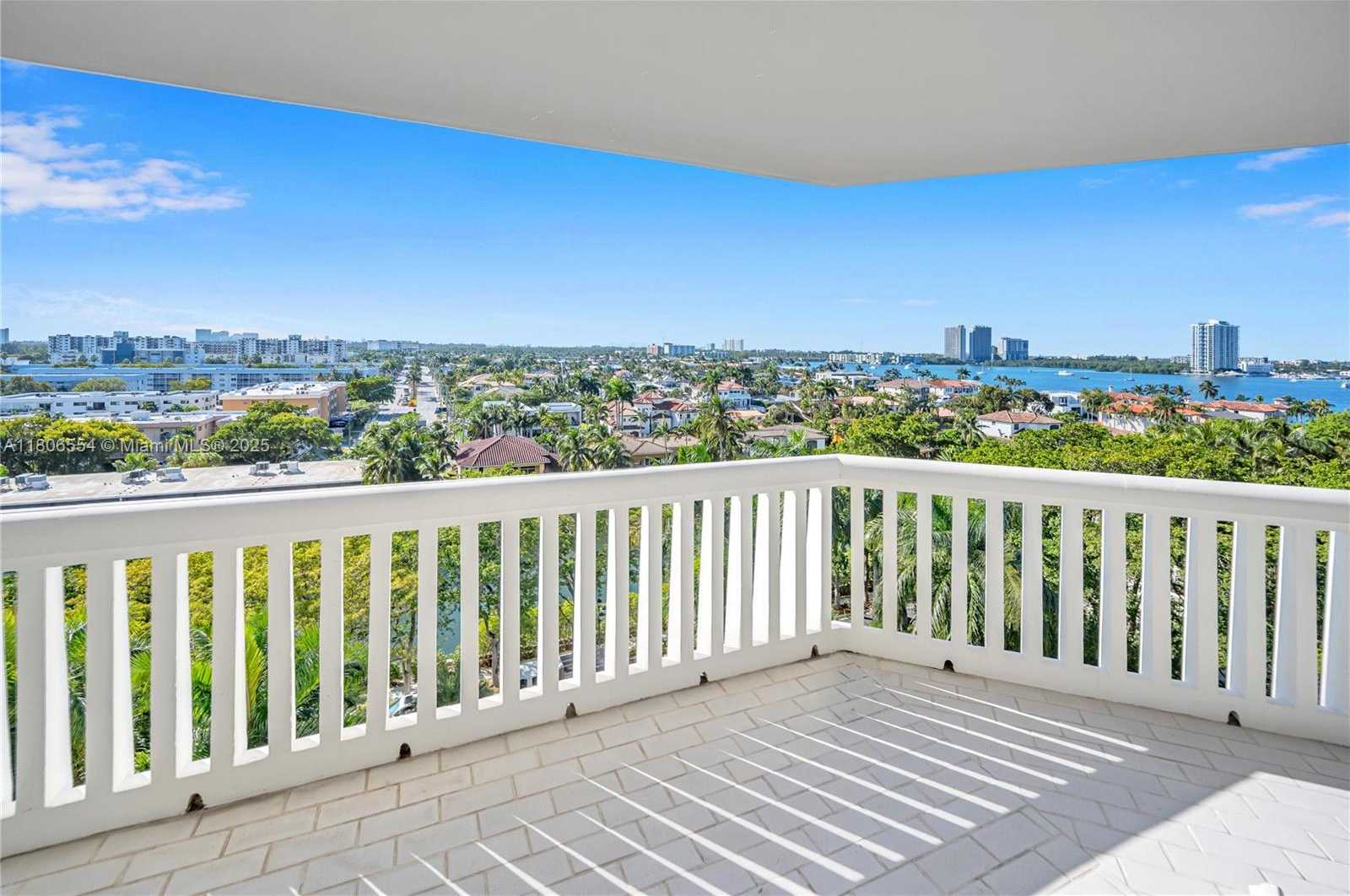 Small Image of 2000 ISLAND BLVD #806, Aventura Number 8