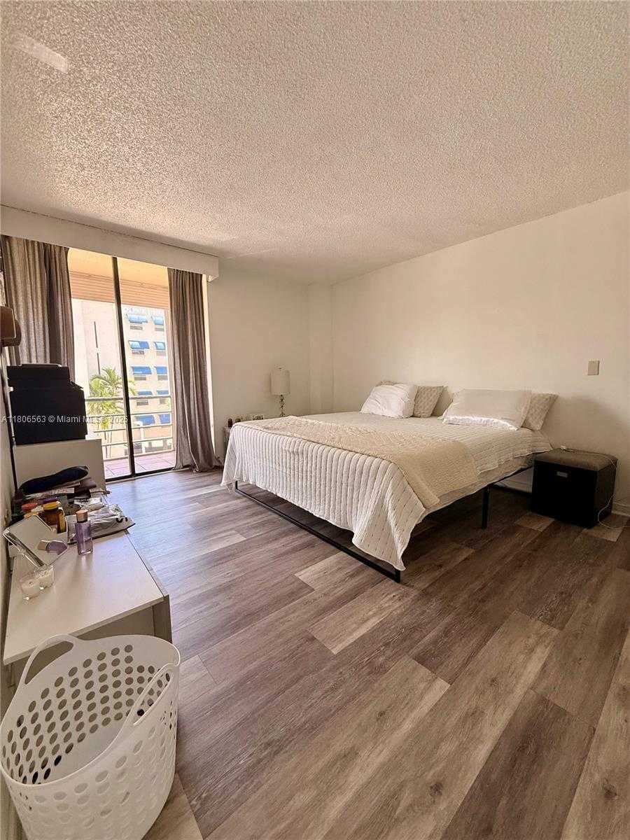 Small Image of 2821 NORTH 163RD ST #Apt 4X, North Miami Beach Number 12