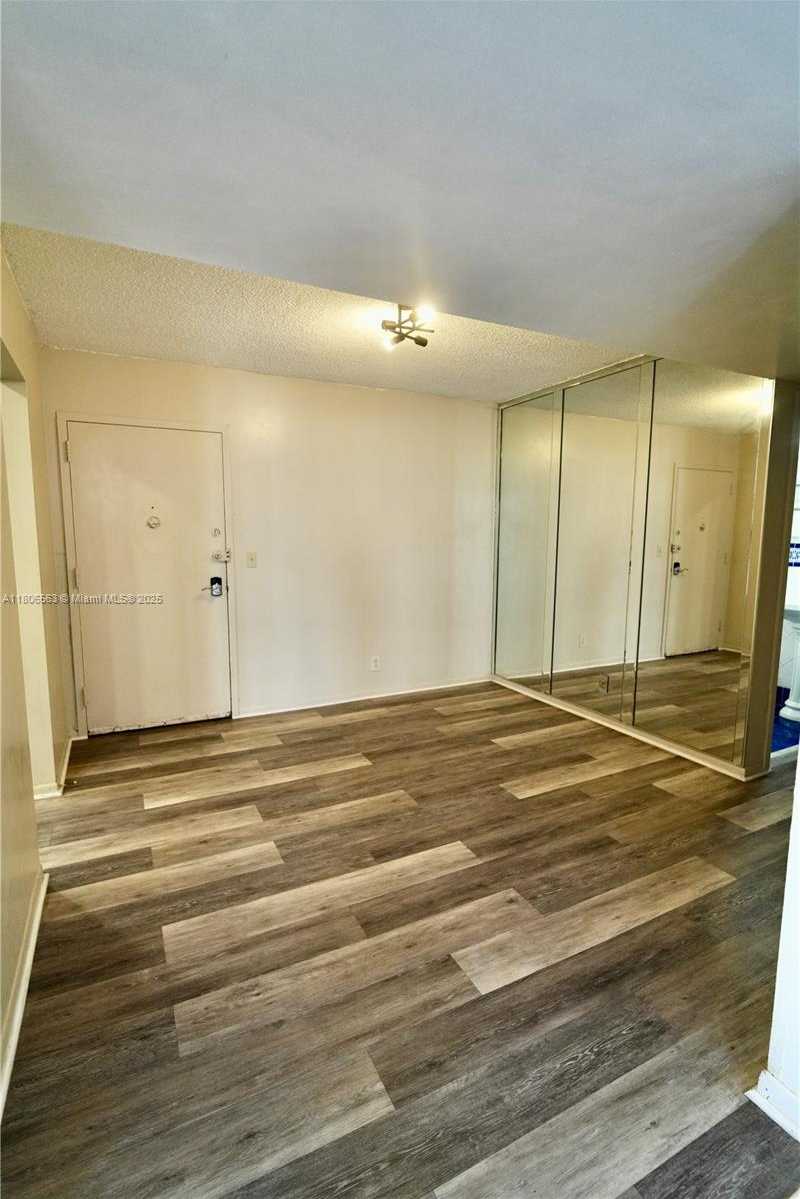 Small Image of 2821 NORTH MIAMI BEACH BLVD #4X, North Miami Beach Number 2