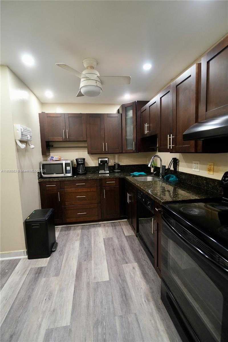 Small Image of 2821 NORTH MIAMI BEACH BLVD #4X, North Miami Beach Number 4