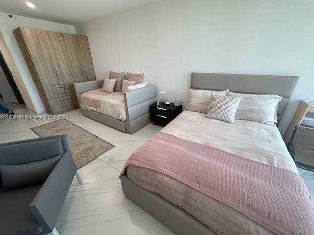 Small Image of 19500 TURNBERRY WAY #12A, Aventura Number 13