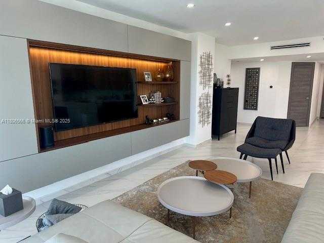Small Image of 19500 TURNBERRY WAY #12A, Aventura Number 19