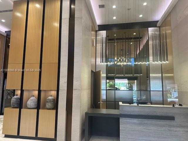 Small Image of 19500 TURNBERRY WAY #12A, Aventura Number 2
