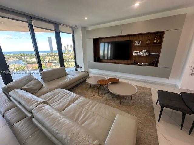 Small Image of 19500 TURNBERRY WAY #12A, Aventura Number 22