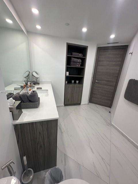 Small Image of 19500 TURNBERRY WAY #12A, Aventura Number 23