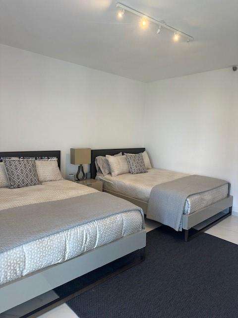 Small Image of 19500 TURNBERRY WAY #12A, Aventura Number 24