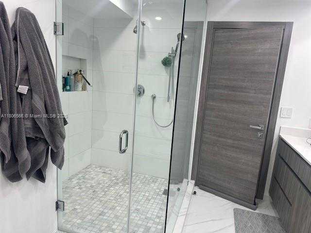 Small Image of 19500 TURNBERRY WAY #12A, Aventura Number 29