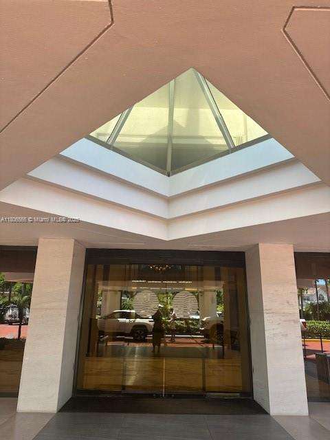 Small Image of 19500 TURNBERRY WAY #12A, Aventura Number 3