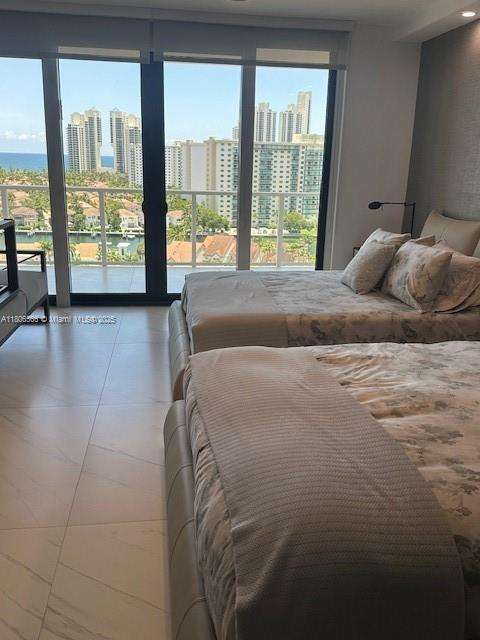 Small Image of 19500 TURNBERRY WAY #12A, Aventura Number 36
