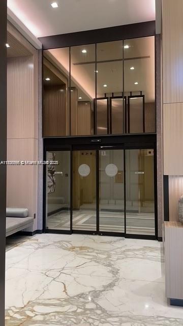 Small Image of 19500 TURNBERRY WAY #12A, Aventura Number 44