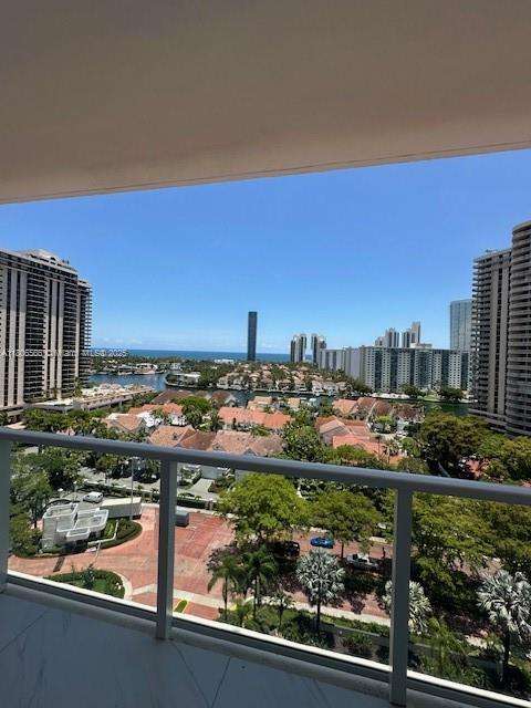 Small Image of 19500 TURNBERRY WAY #12A, Aventura Number 47