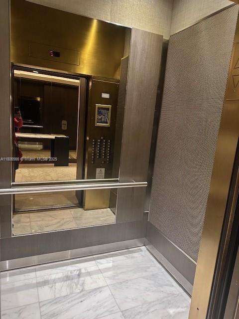 Small Image of 19500 TURNBERRY WAY #12A, Aventura Number 59