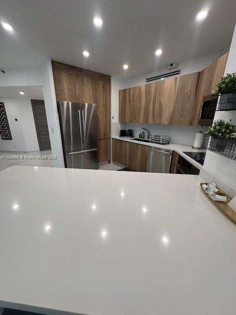 Small Image of 19500 TURNBERRY WAY #12A, Aventura Number 7