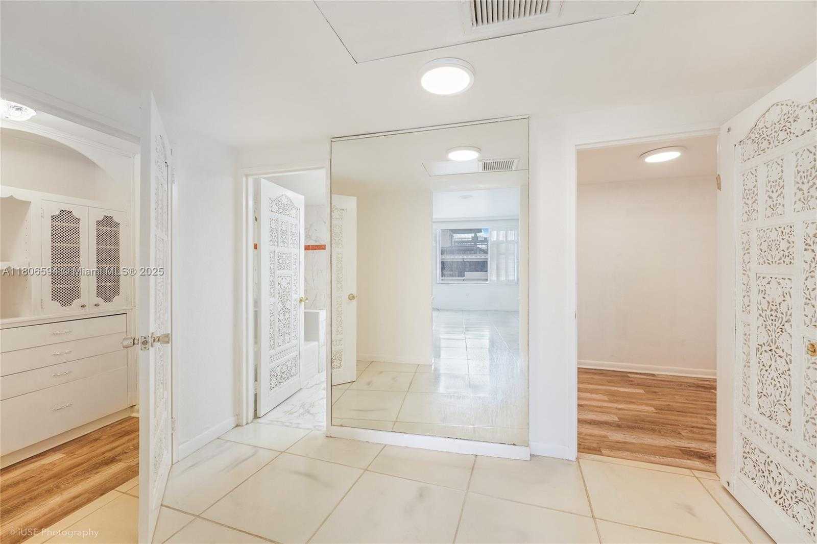 Small Image of 5255 COLLINS AVE #14D, Miami Beach Number 14