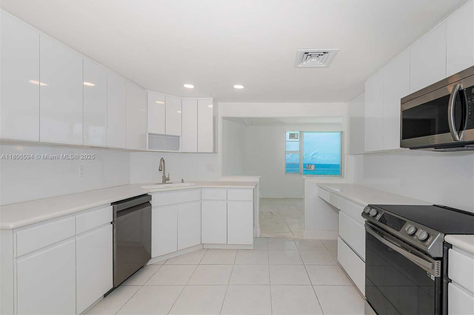 Small Image of 5255 COLLINS AVE #14D, Miami Beach Number 55