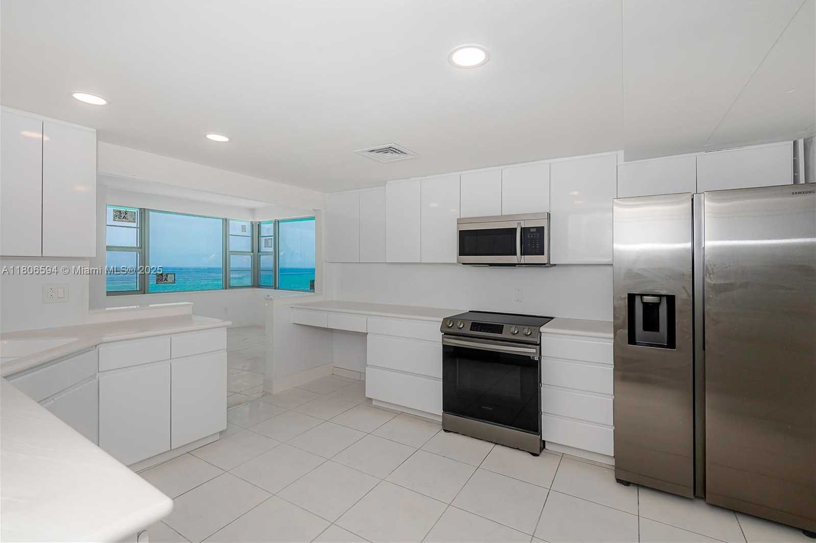 Small Image of 5255 COLLINS AVE #14D, Miami Beach Number 57