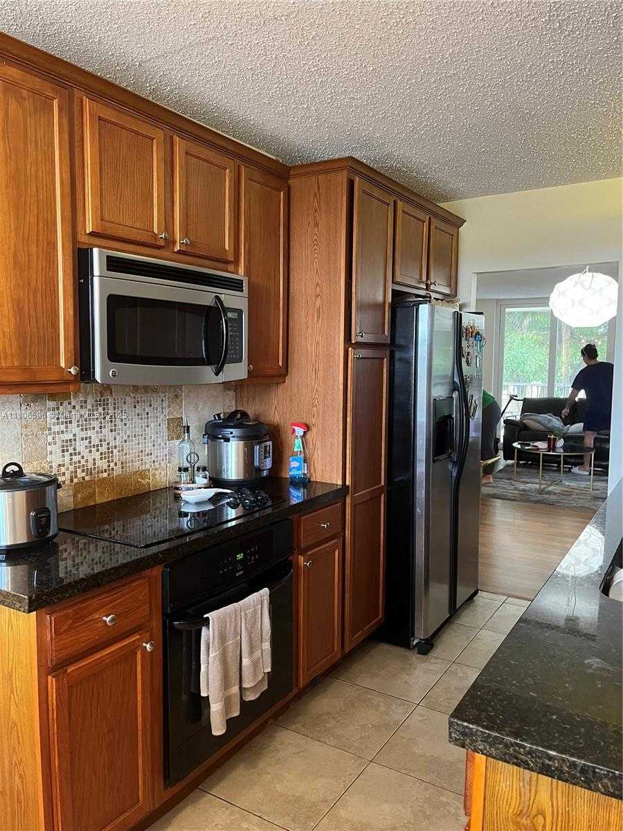 Small Image of 250 JACARANDA DR #303, Plantation Number 7