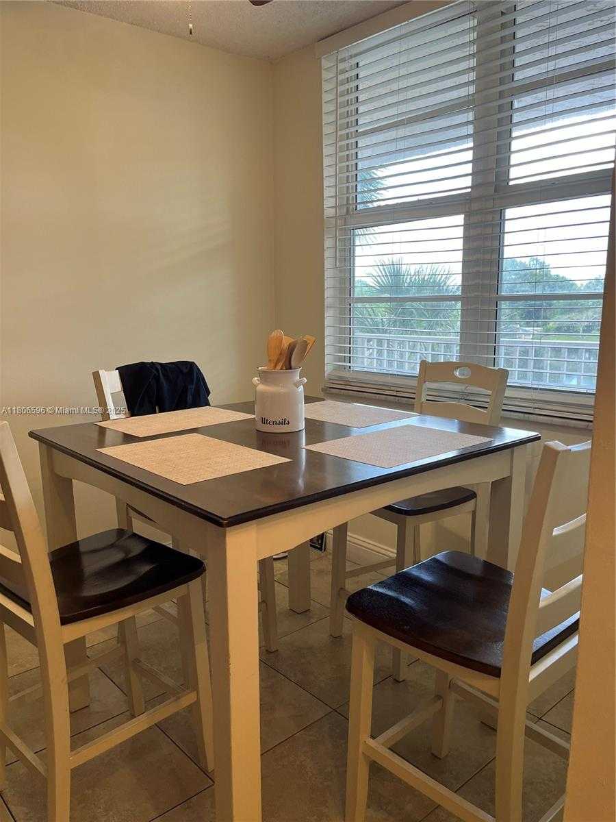 Small Image of 250 JACARANDA DR #303, Plantation Number 8