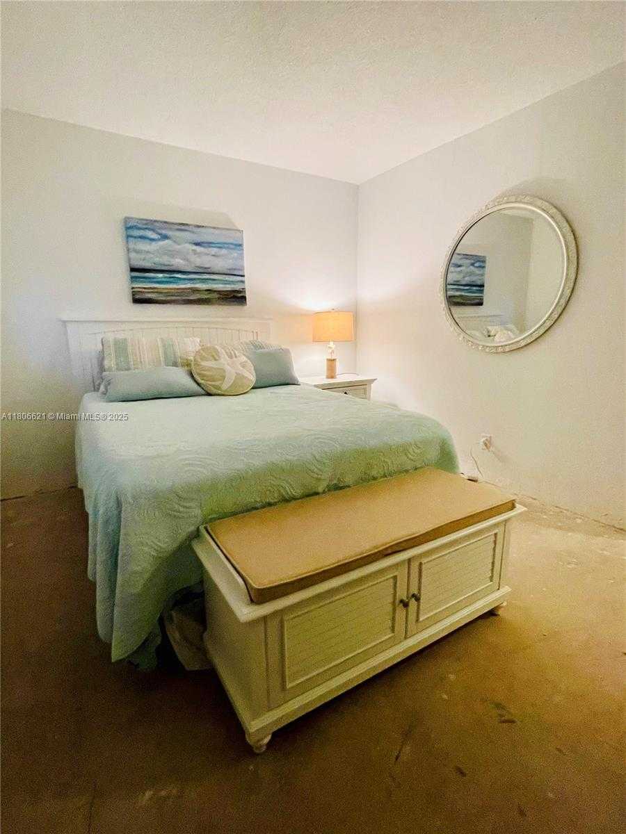 Small Image of 1000 HILLCREST CT #111, Hollywood Number 8