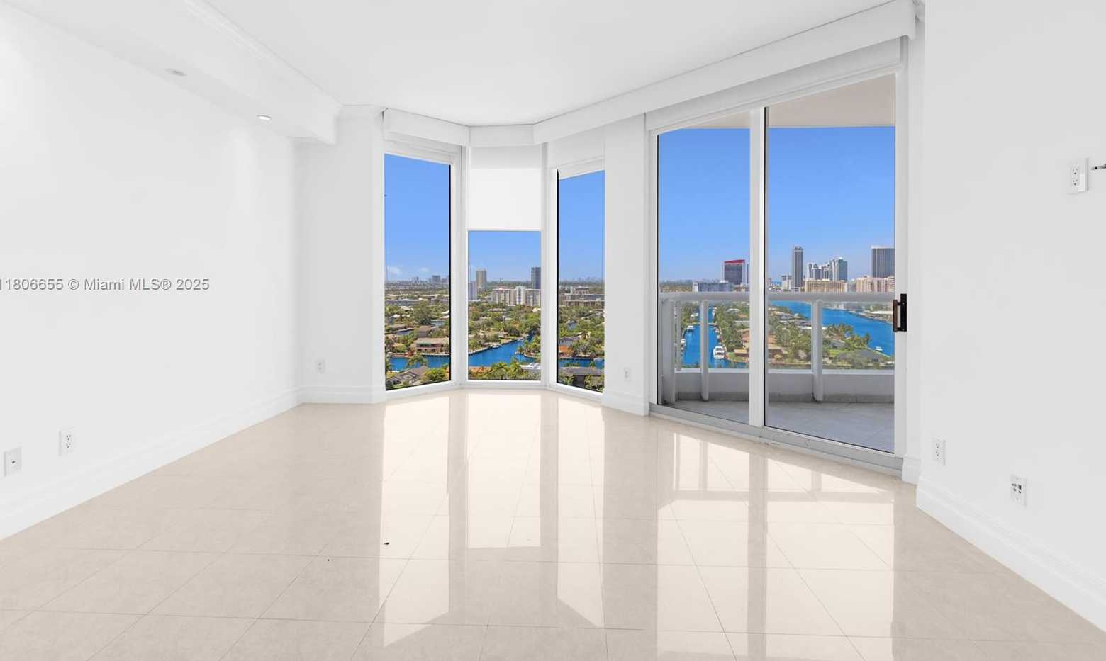 Small Image of 21200 POINT PL #1802, Aventura Number 11