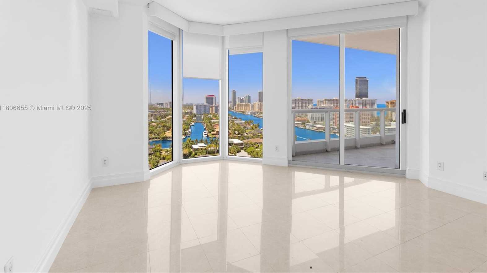 Small Image of 21200 POINT PL #1802, Aventura Number 12