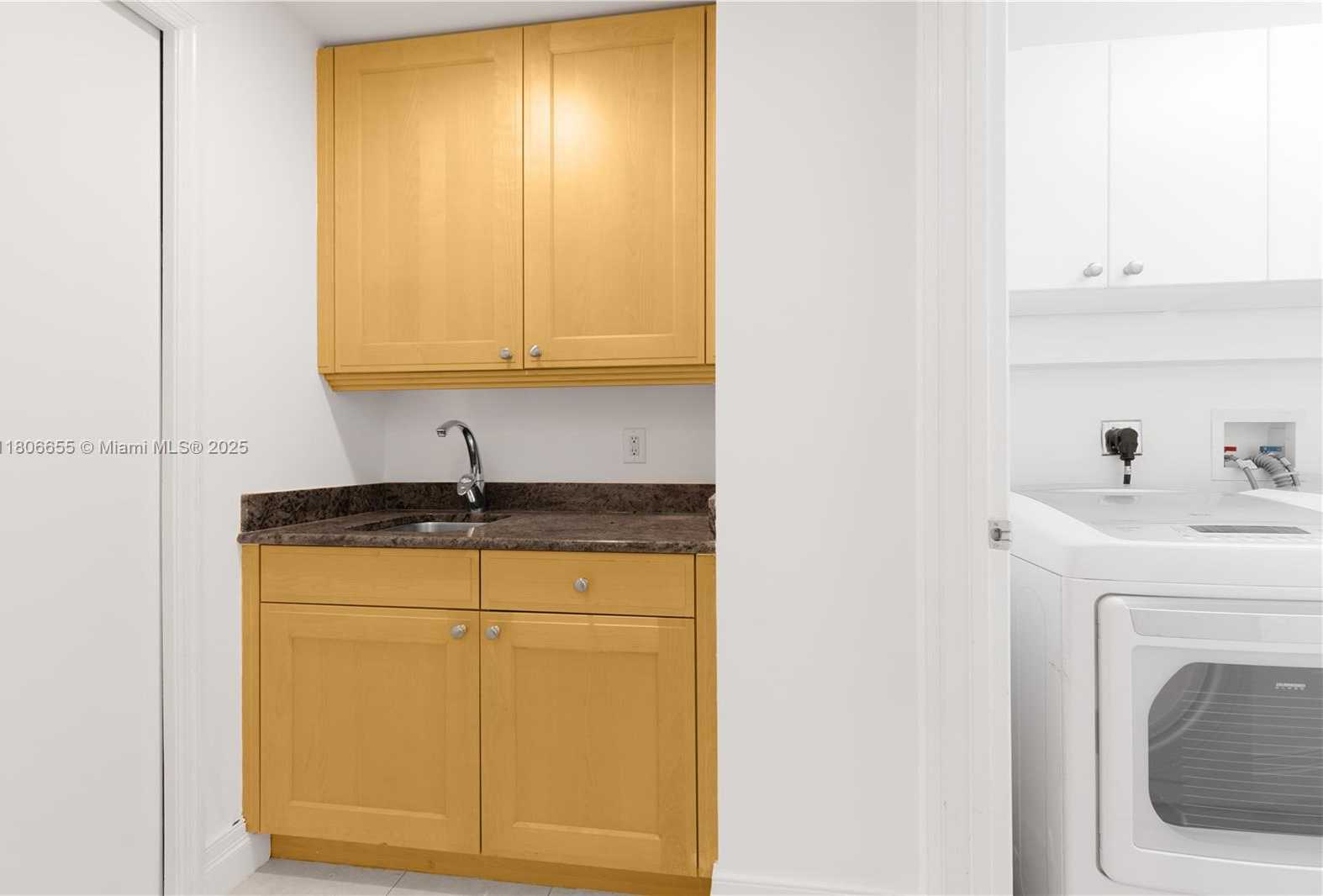 Small Image of 21200 POINT PL #1802, Aventura Number 21