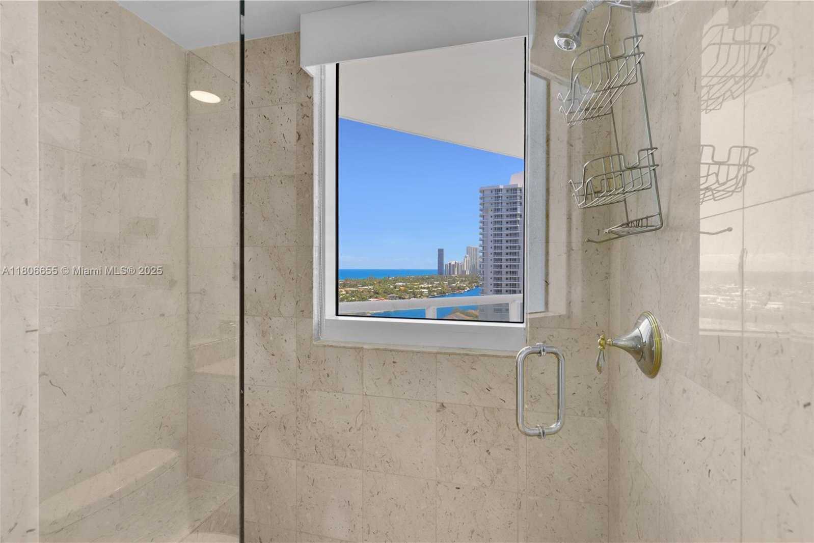 Small Image of 21200 POINT PL #1802, Aventura Number 30