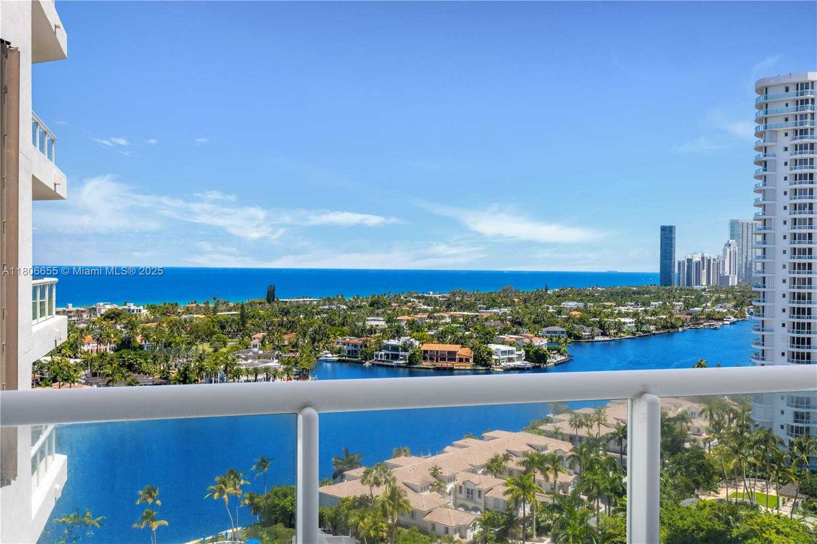 Small Image of 21200 POINT PL #1802, Aventura Number 43