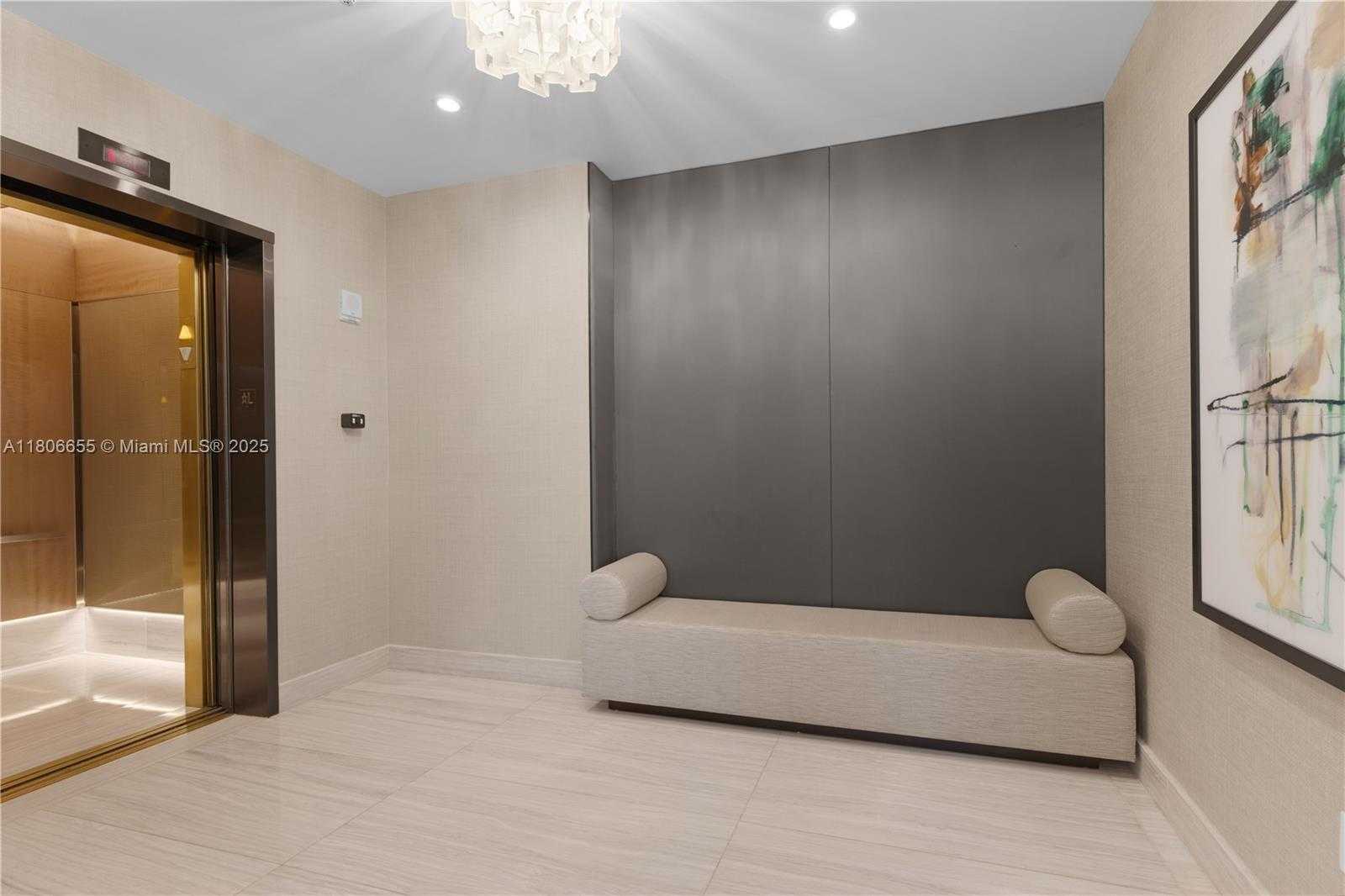 Small Image of 21200 POINT PL #1802, Aventura Number 52