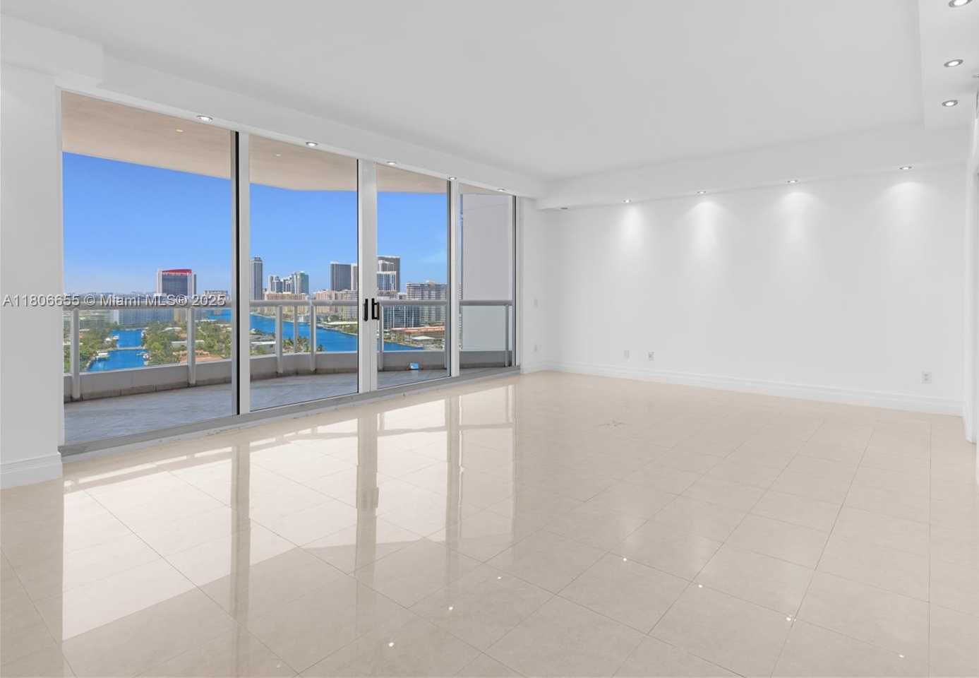 Small Image of 21200 POINT PL #1802, Aventura Number 6