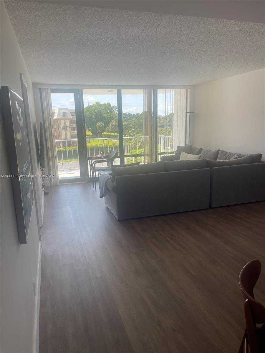 Small Image of 336 GOLFVIEW RD #403, North Palm Beach Number 5