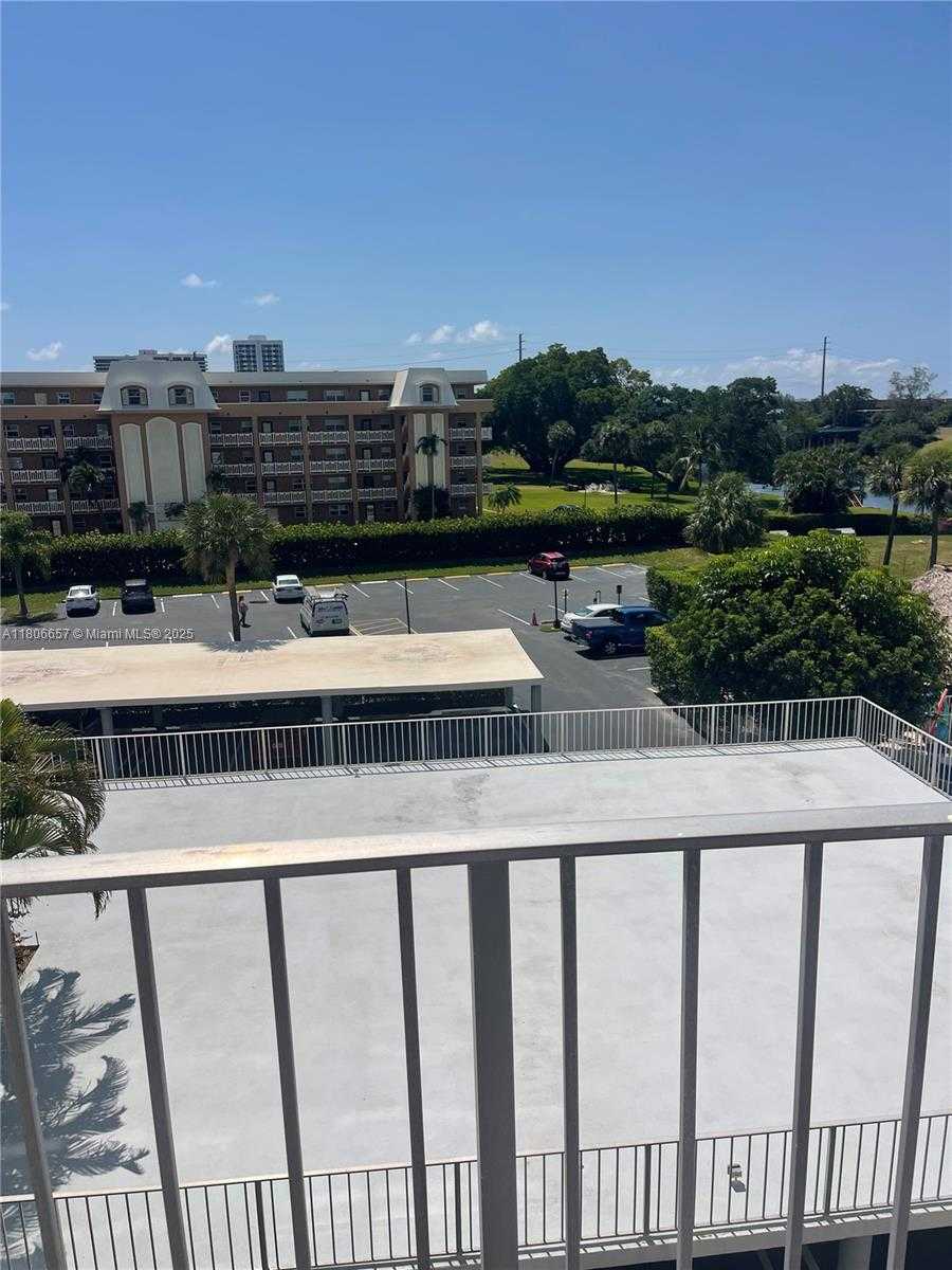 Small Image of 336 GOLFVIEW RD #403, North Palm Beach Number 8