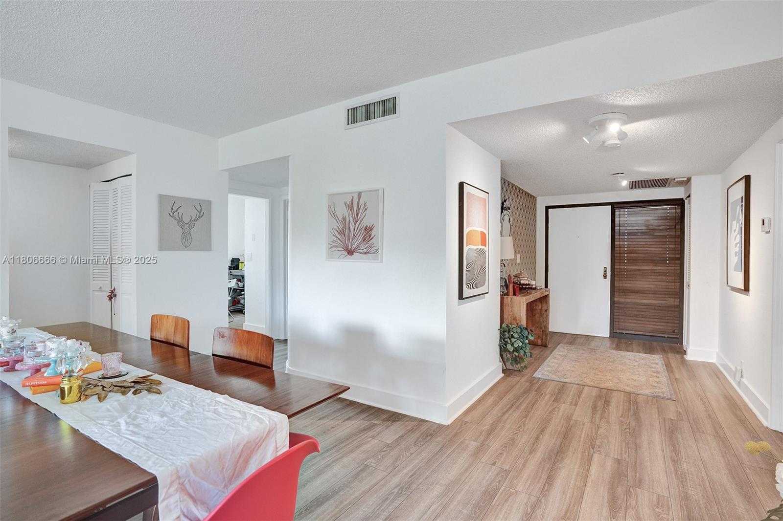 Small Image of 161 CRANDON BLVD #325, Key Biscayne Number 12