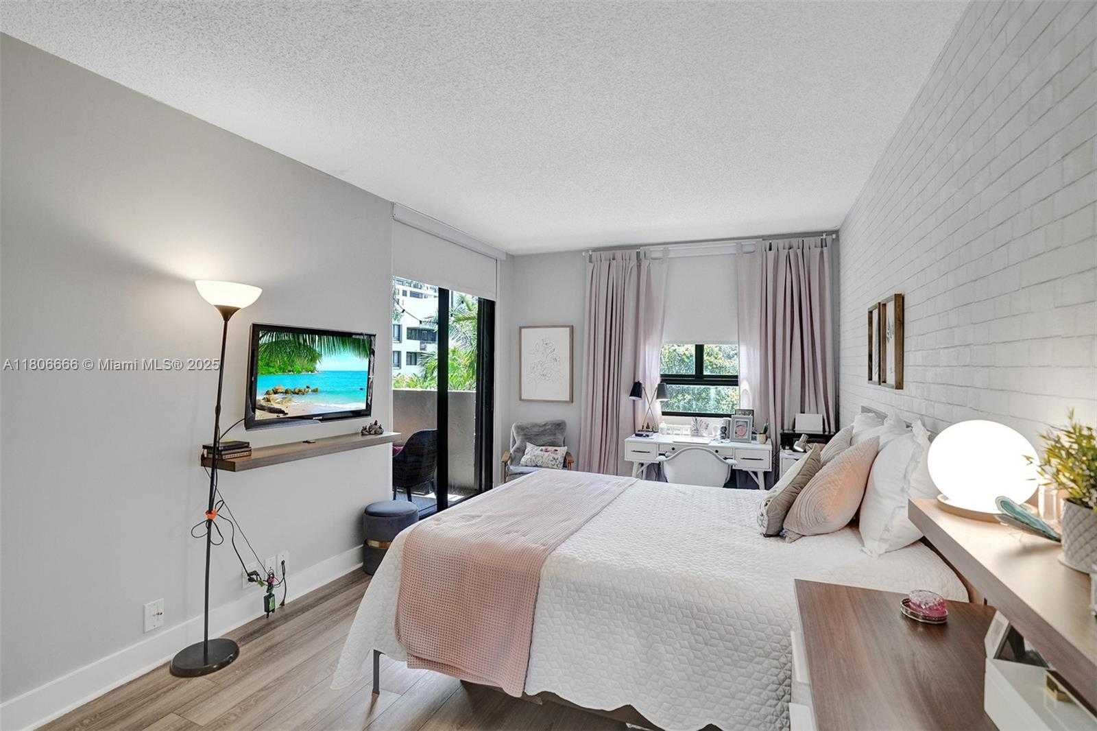 Small Image of 161 CRANDON BLVD #325, Key Biscayne Number 22