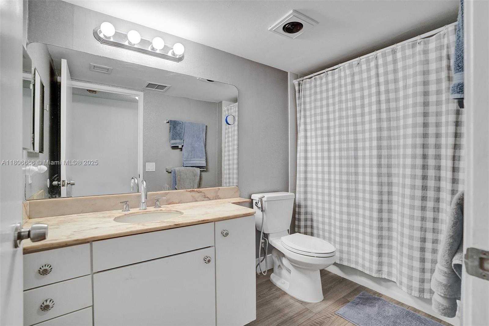 Small Image of 161 CRANDON BLVD #325, Key Biscayne Number 23