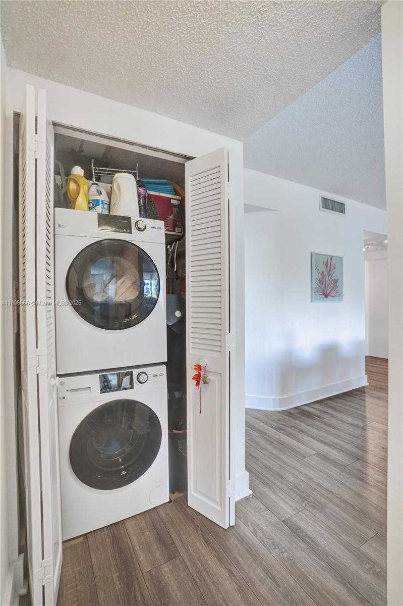 Small Image of 161 CRANDON BLVD #325, Key Biscayne Number 25