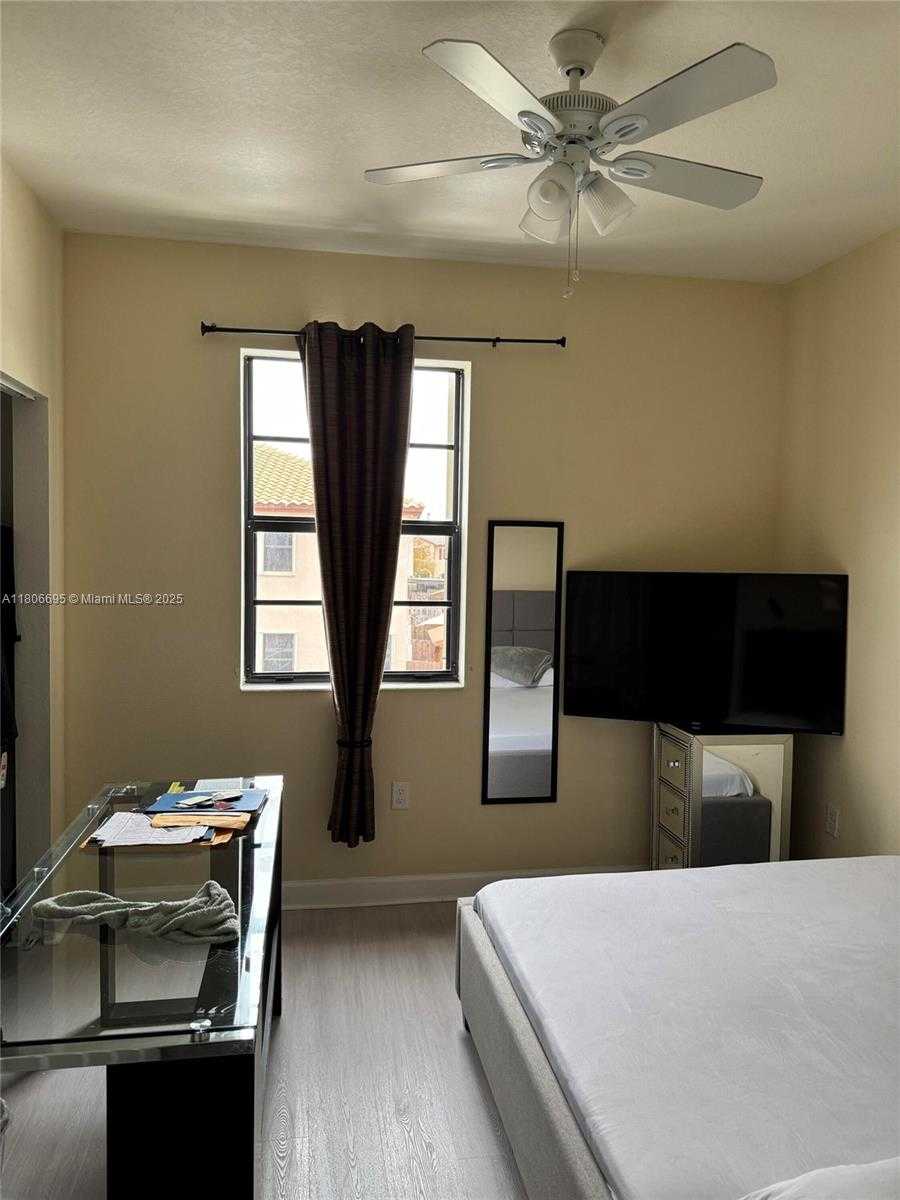 Small Image of 11564 SOUTH WEST 151ST AVE, Miami Number 12