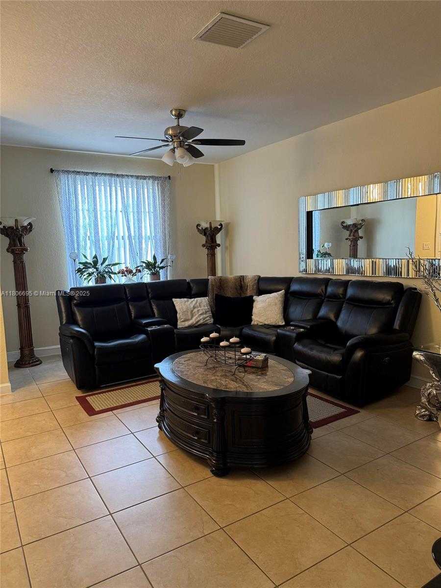 Small Image of 11564 SOUTH WEST 151ST AVE, Miami Number 3