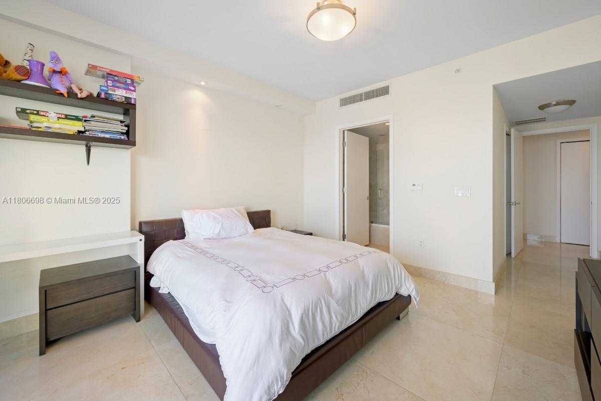 Small Image of 17001 COLLINS AVE #1204, Sunny Isles Beach Number 21
