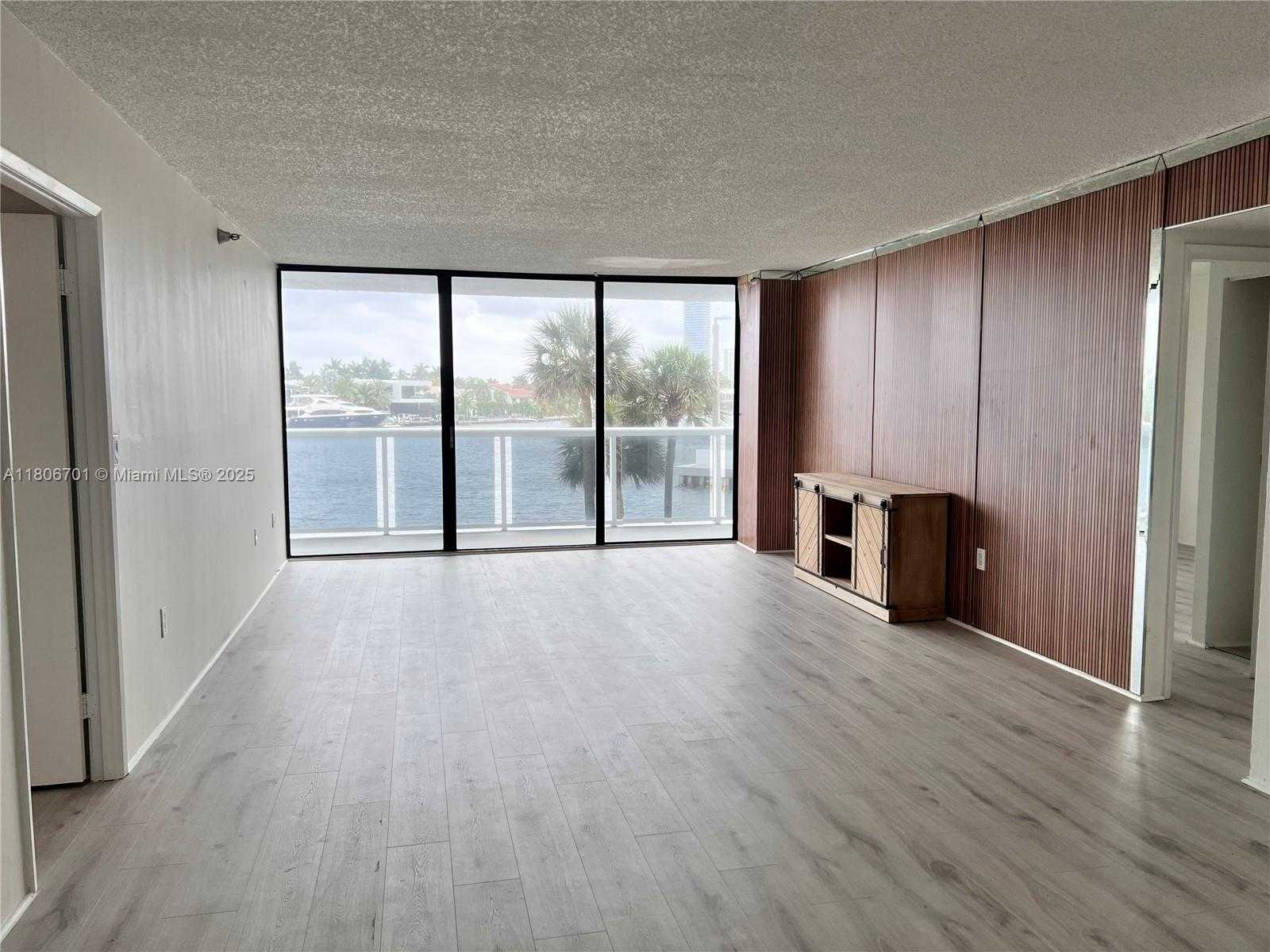 Small Image of 20515 EAST COUNTRY CLUB DR #245, Aventura Number 2