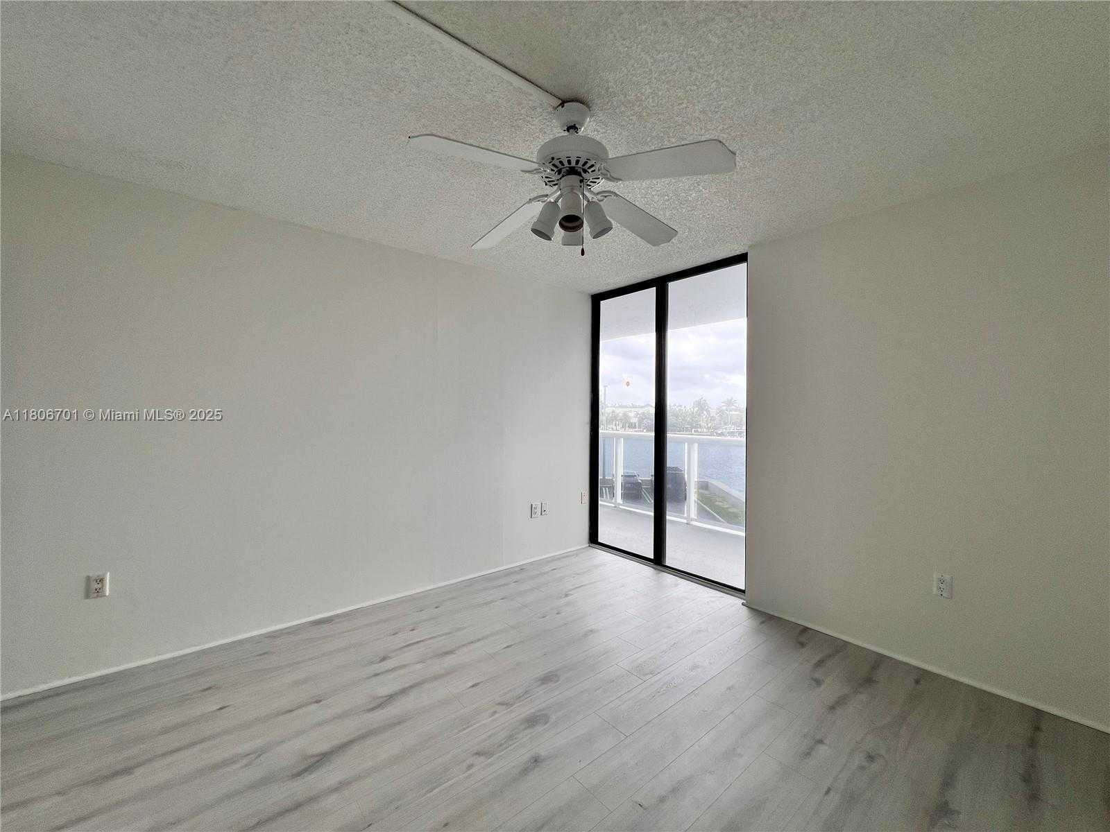 Small Image of 20515 EAST COUNTRY CLUB DR #245, Aventura Number 26