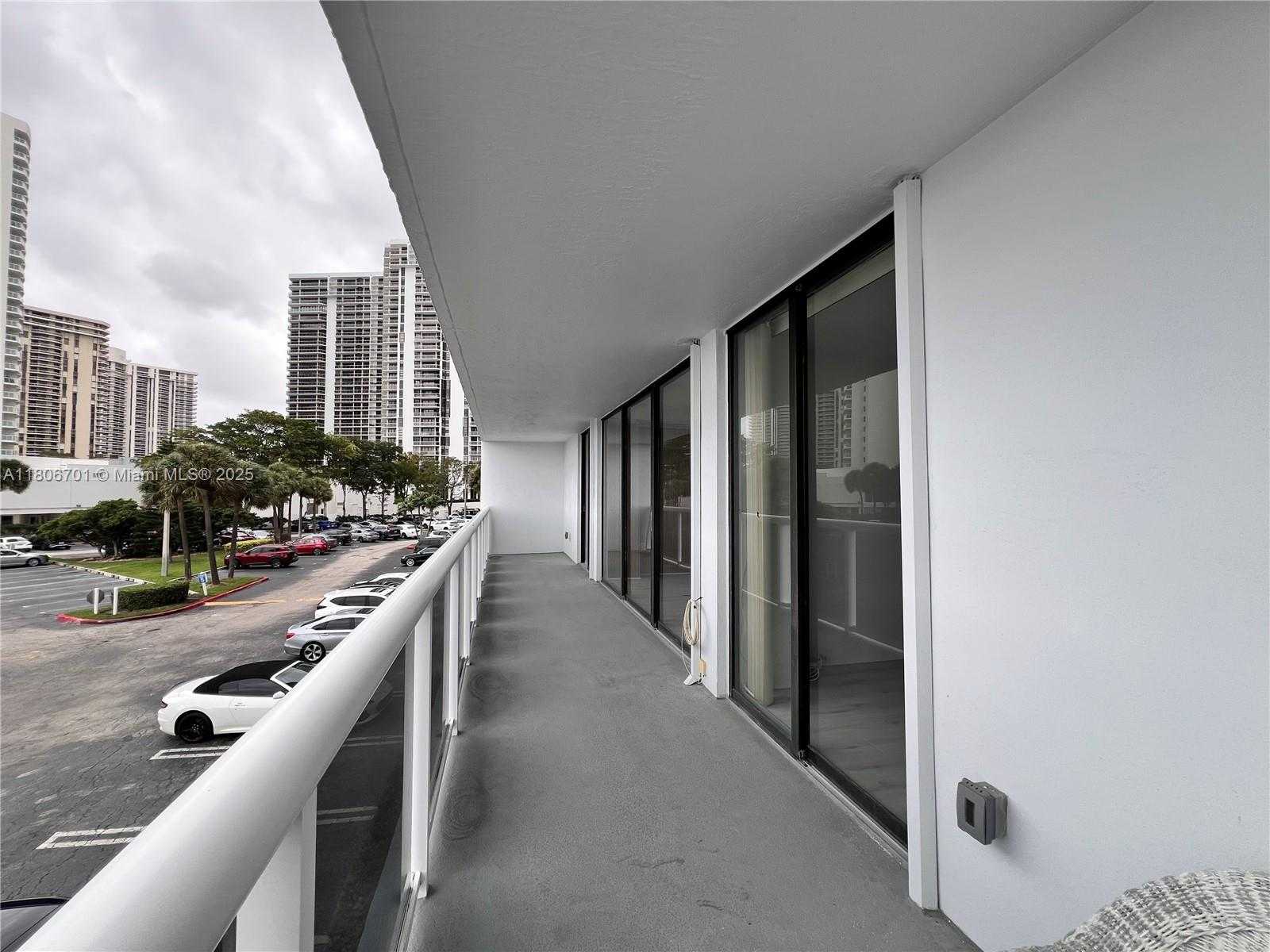Small Image of 20515 EAST COUNTRY CLUB DR #245, Aventura Number 29