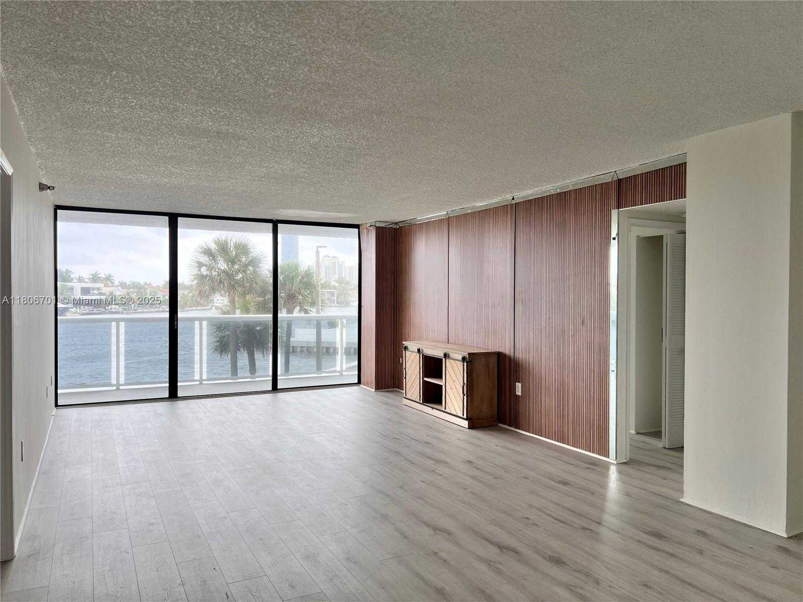 Small Image of 20515 EAST COUNTRY CLUB DR #245, Aventura Number 6