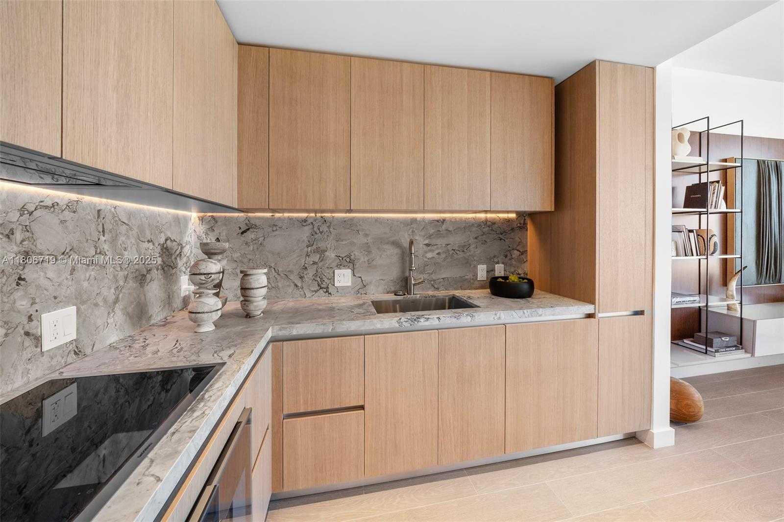 Small Image of 500 ALTON RD #2308, Miami Beach Number 7